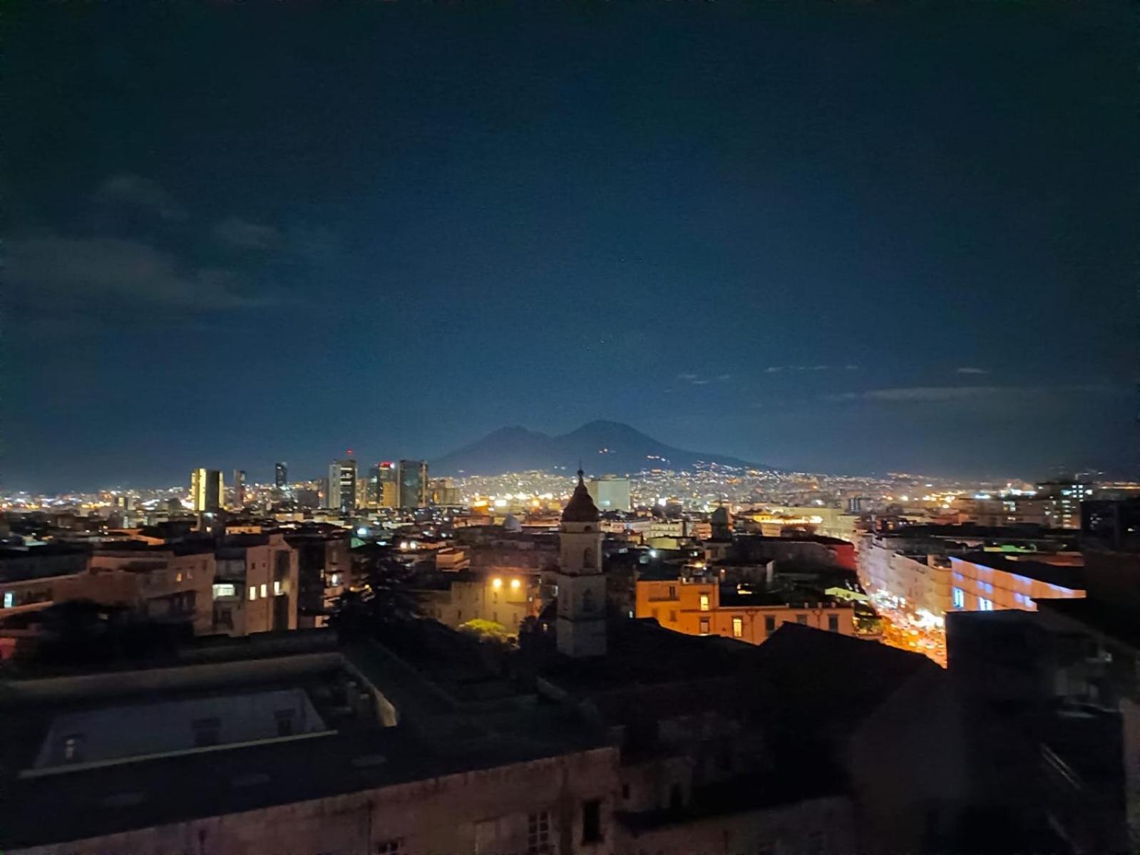 Faccia Gialla Napoli Casa Vacanze Nápoles Exterior foto