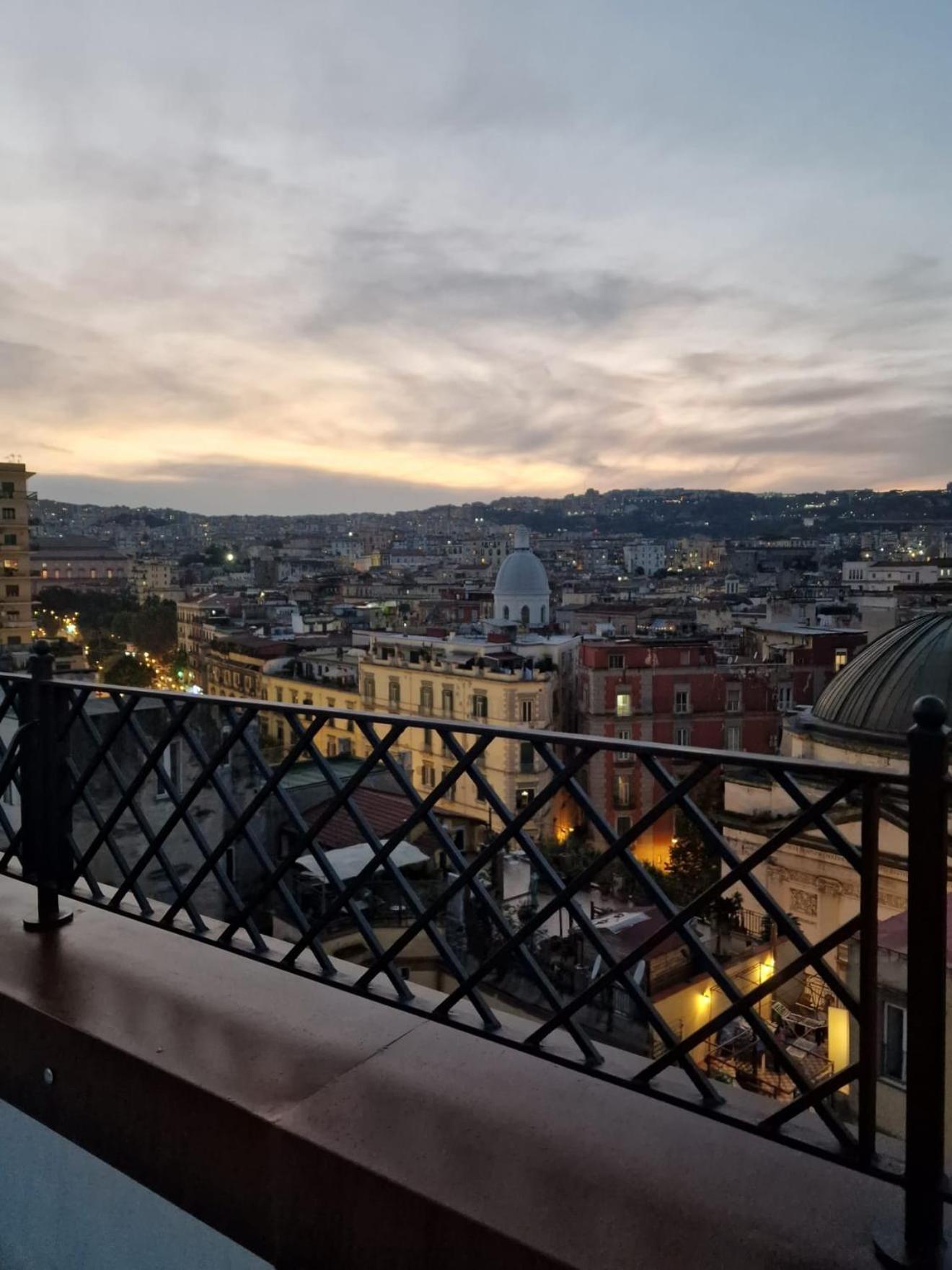 Faccia Gialla Napoli Casa Vacanze Nápoles Exterior foto