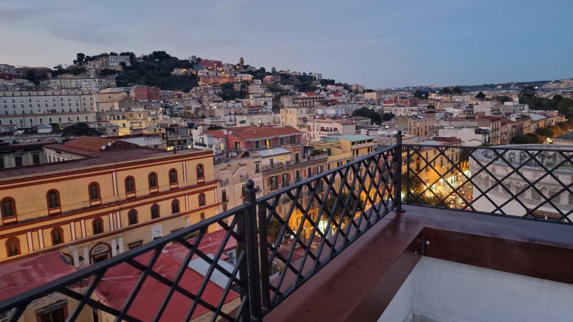 Faccia Gialla Napoli Casa Vacanze Nápoles Exterior foto
